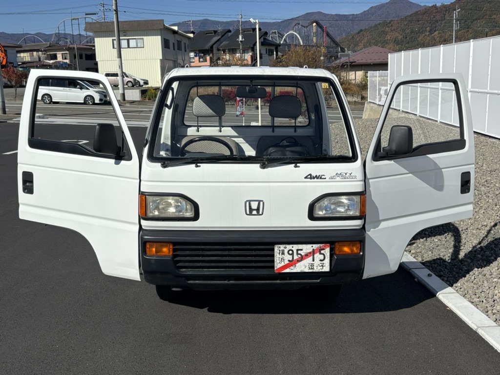 1990 Honda Acty Attack 4WD 93,000 KM White Model HA4 RealTime 4WD 4 speed Manual Differential Lock  660cc No A/C